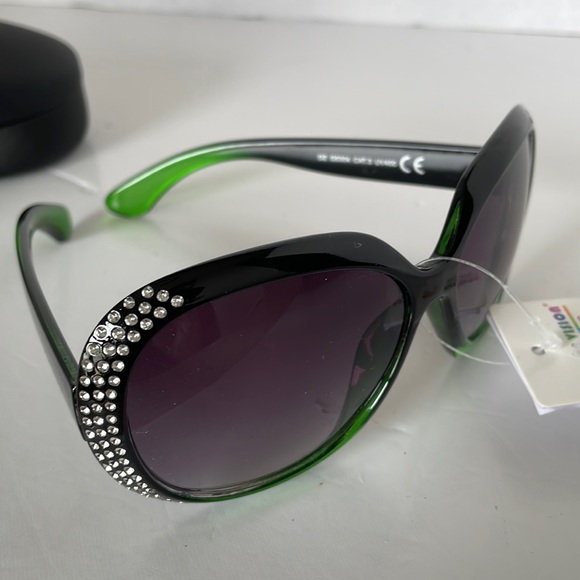 NWT Italian Sunglasses. - Picture 5 of 15